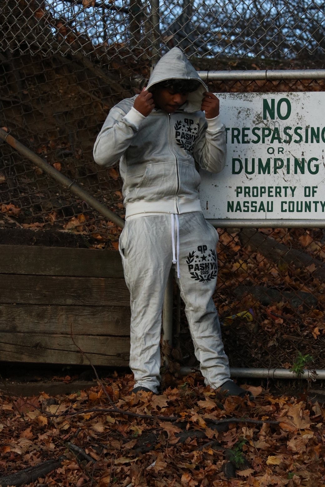 Pashyn’s dirty washed Zip Up Hoodie